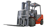 Counterbalance Diesel Powered Forklift / High Reach Forklift Load Capacity 4000kg